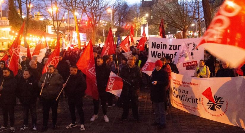 Lázadnak a sorkatonaság ellen a német diákok