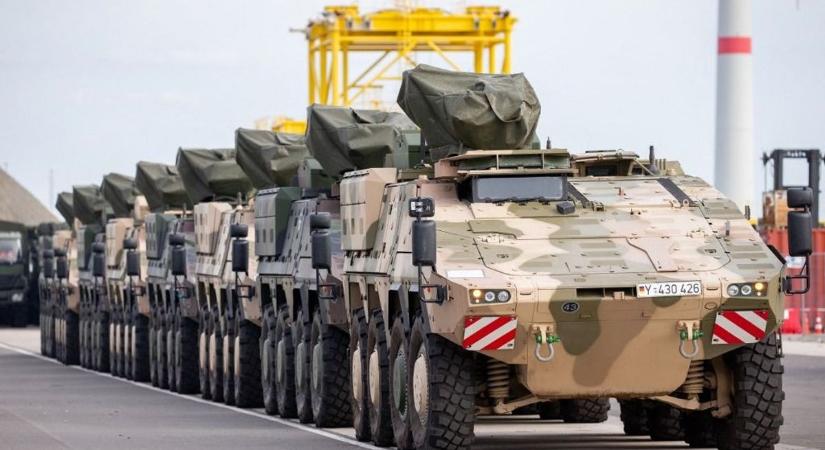 Több mint nyolcvanezer katonát vonna ki a NATO Európából: kezdődhet a tömeges átvezénylés – Magyarország szomszédja már Washingtonnak könyörög