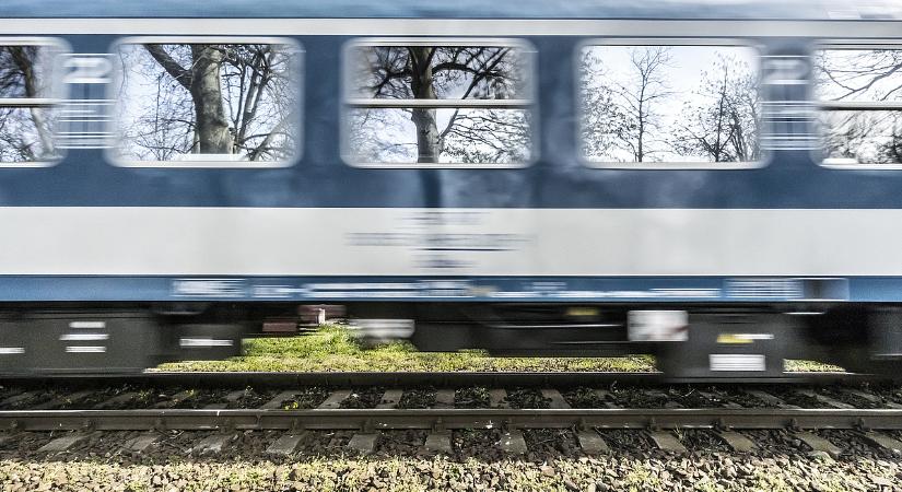Jelentősen átalakítja a MÁV ezt a kedvezményét még karácsony előtt