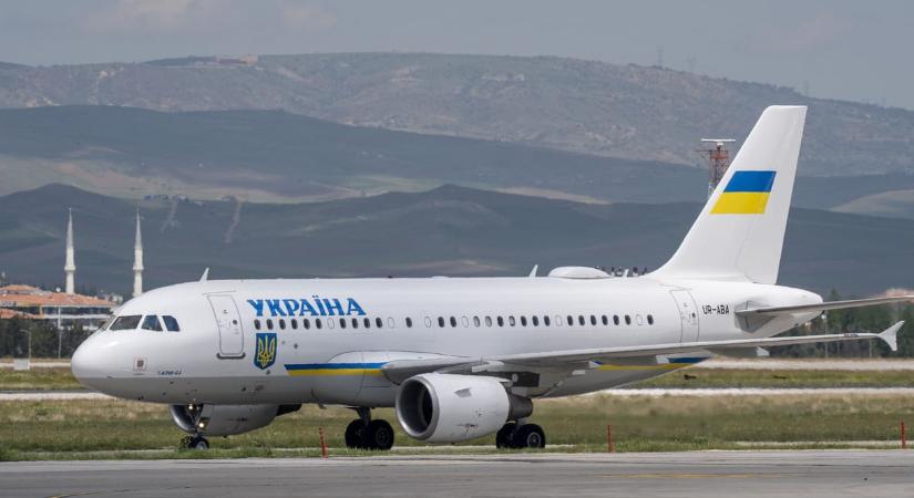 Négy azonosítatlan, katonainak tűnő drón próbálta megközelíteni Zelenszkij gépét az ír légtérben