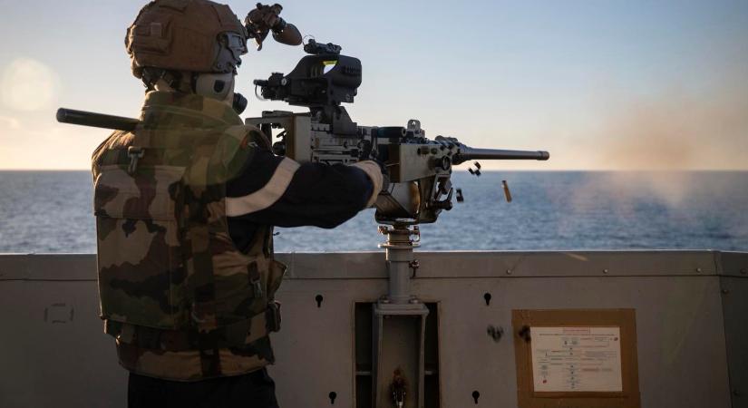 Drónok miatt nyitottak tüzet egy francia nukleáris katonai bázison