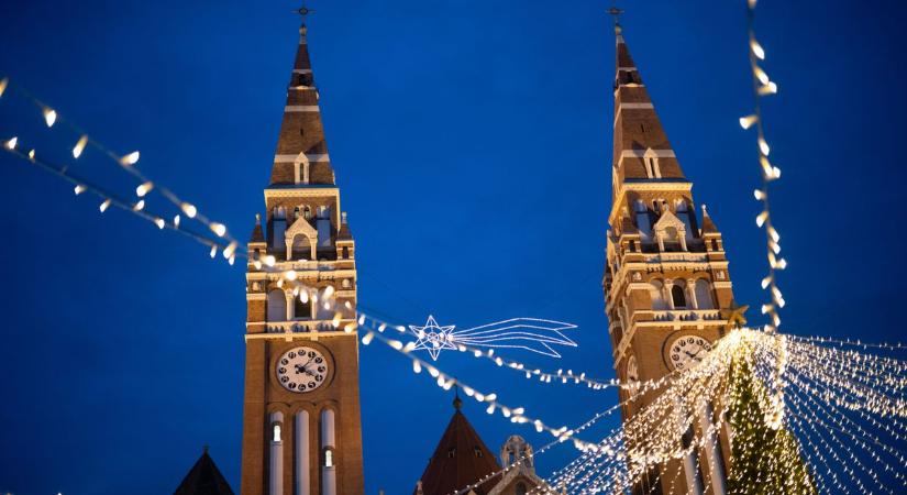 A rossz időjárás sem tántorította el a szegedi karácsonyi vásár látogatóit, és még egy különleges vendégbe is belefutottunk