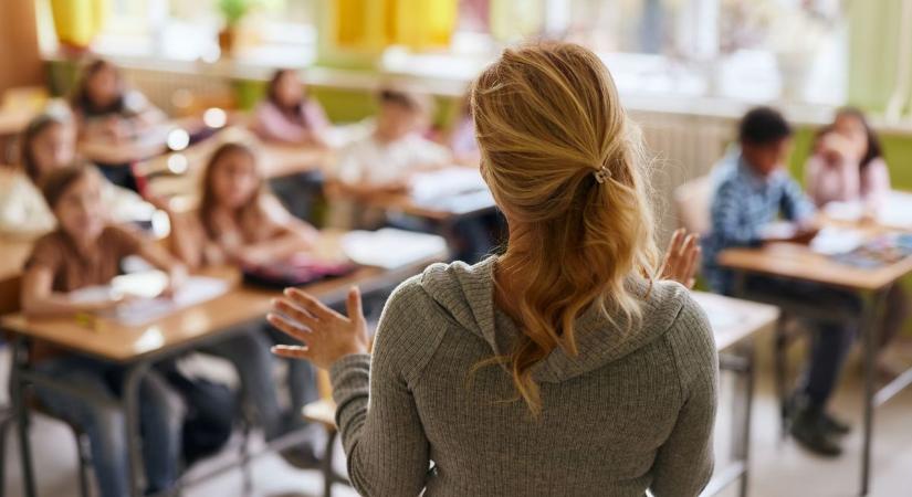 Ez minden tanárt érint, ekkora béremelést kapnak jövőre a pedagógusok