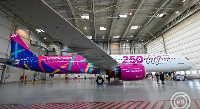 Újraindít három debreceni járatot a Wizz Air