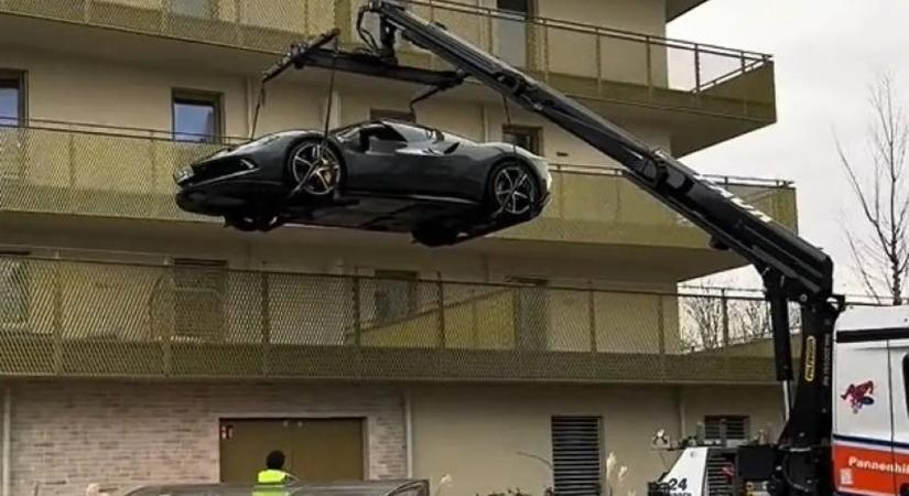 Különleges helyre tette Ferrariját a bécsi vállalkozó, kiakadtak a lakóparkban