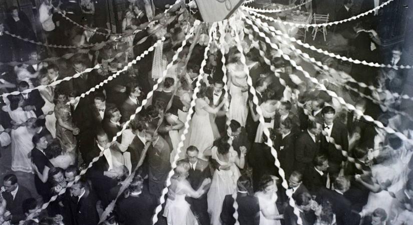 Szuperjó régi báli képek a régmúltból és a közelmúltból