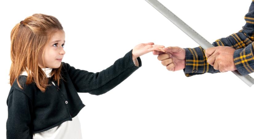 Ez a 6 régi gyereknevelési szokás nálad is kiveri majd a biztosítékot