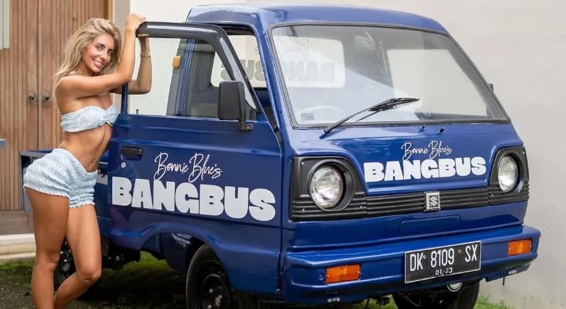 Ment a Bang busszal, letartóztatták a világrekorder pornósztárt