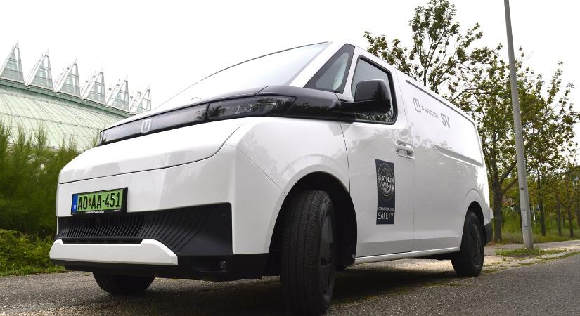 Nemcsak a megjelenése szokatlan ennek a furgonnak