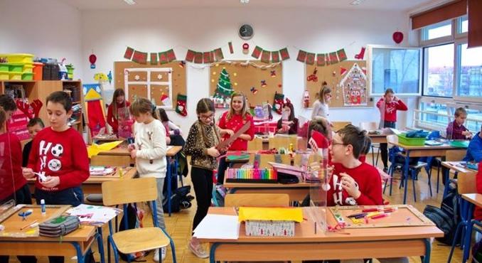 Ajándékozás az iskolákban: öröm vagy anyagi teher?