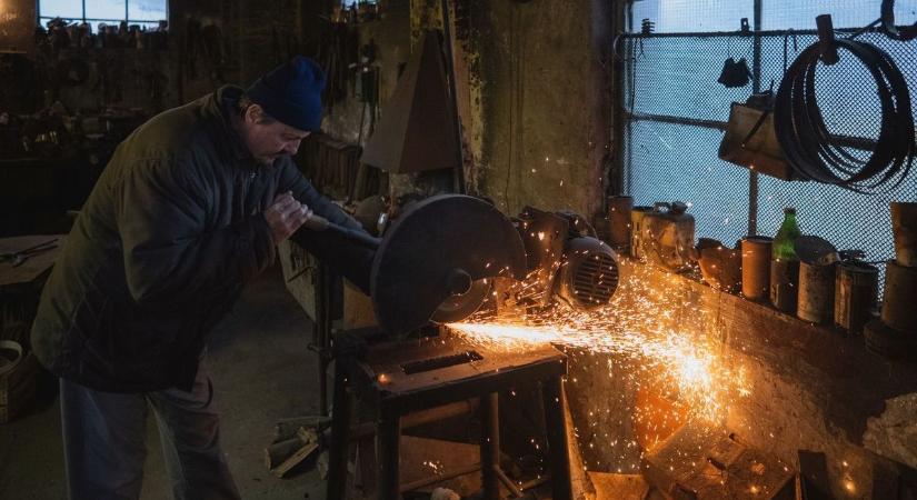 Három generáció munkája vár új tulajdonosra, eladó Szeged utolsó működő kovácsműhelye – videóval