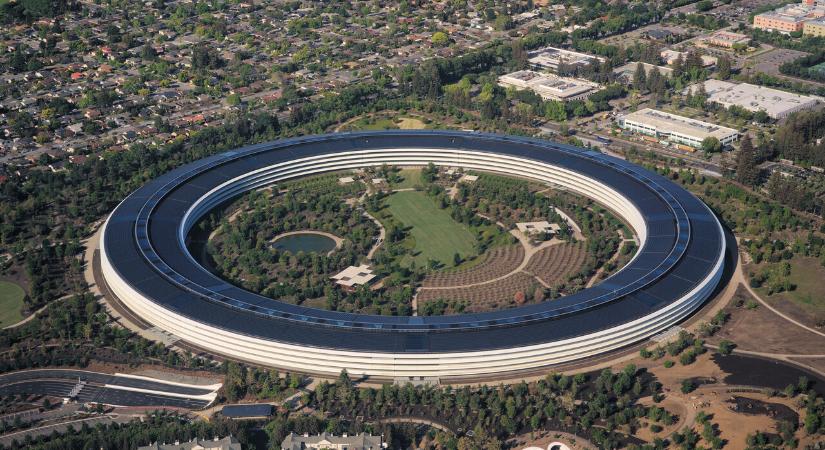 Hullanak a fejek az Apple-nél