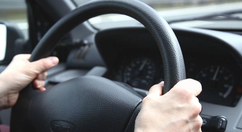 Íme a KRESZ-kérdés, amit még tapasztalt sofőrök is gyakran elrontanak