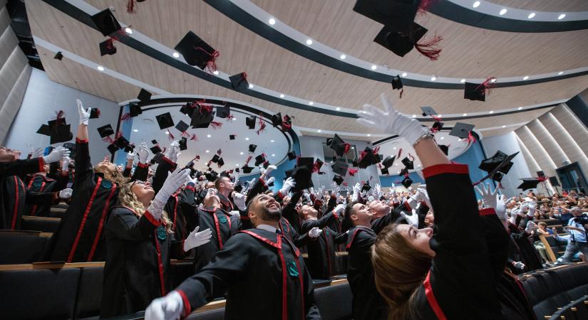 Kecskemétre várják Orbánt, közben a fél ország izgulhat, elúszik-e az MNB-alapítvány teljes vagyona