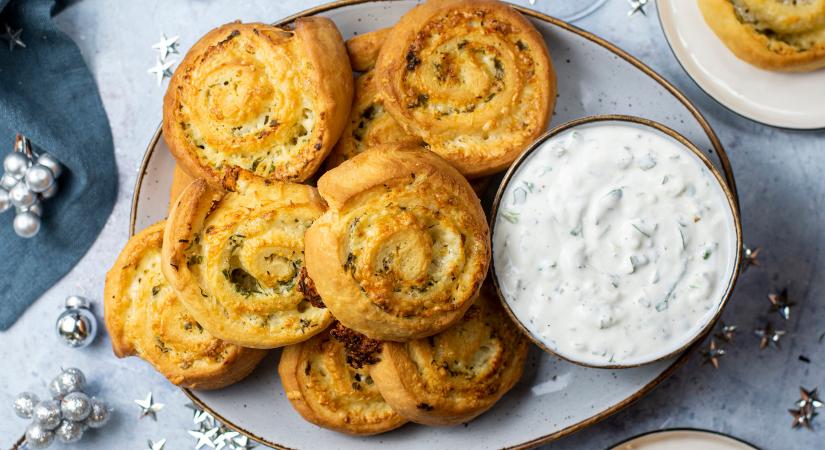 12 vendégváró sós falat karácsonyra és szilveszterre – pogácsától a perecig: mennyei étkeket mutatunk