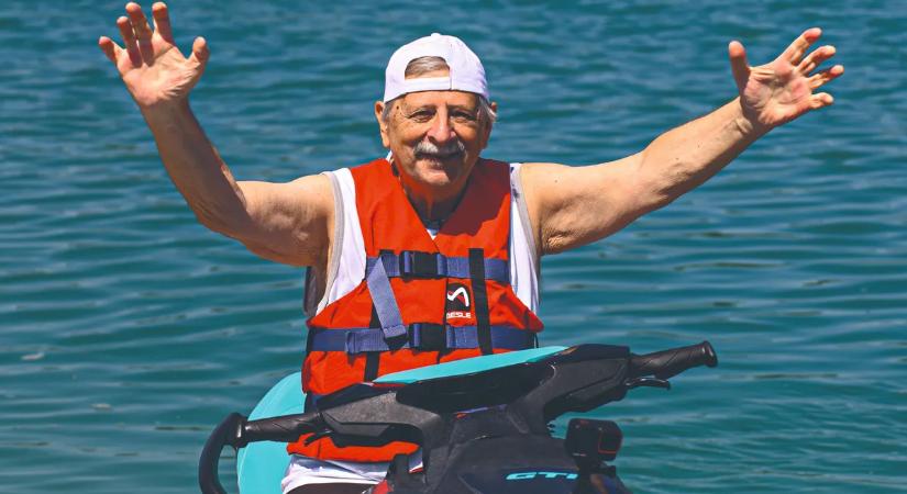 Gusztustalan címmel terjesztik Várkonyi András halálhírét: „Hullanak a magyar színészek”