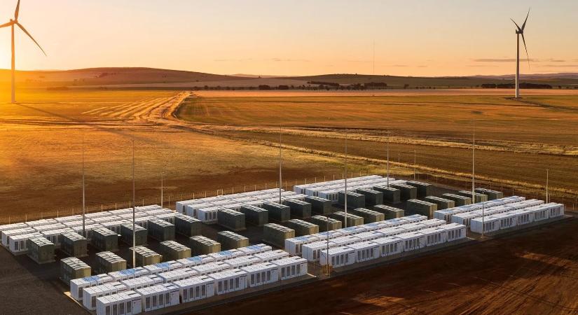 Világrekord: egy állam 40 százalékban akkumulátorokról működött az esti csúcsidőszakban