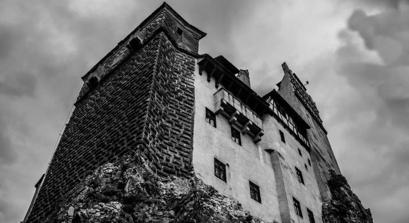 Különös rejtély a Drakula kastélynál: nyoma veszett egy 18 éves fiatalnak