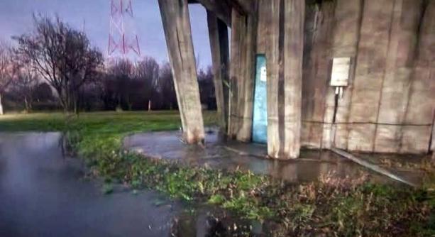 Bréking: csőtörés a víztoronynál, jelentős kiesés a vízszolgáltatásban