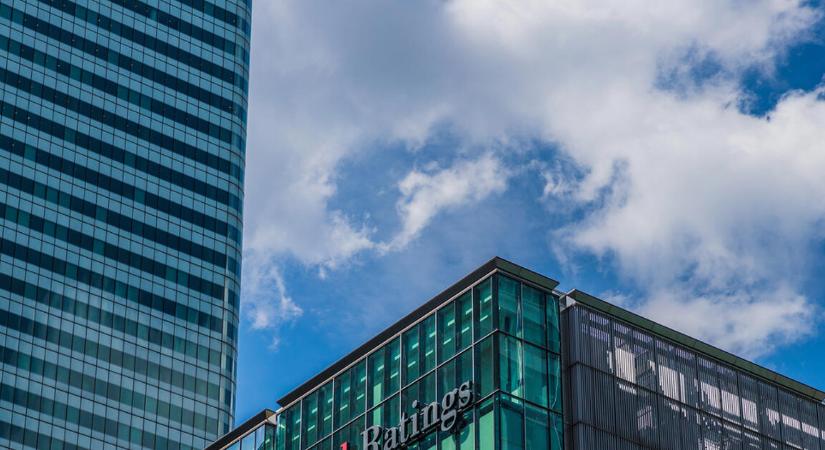 Rossz vége lesz az osztogatásnak? Vészjósló ítéletet mondtak a magyar gazdaságról az éj leple alatt