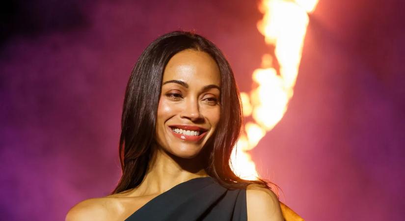 Zoe Saldana ruhája annyira felszaladt, hogy a net szerint valami NAGYON hiányzott alóla