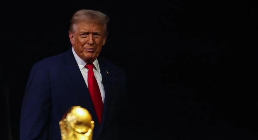 Donald Trump egyetlen mozdulatával őrjítette meg a vb-sorsoláson
