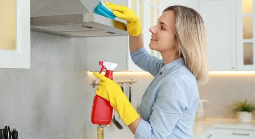 Elég a ragacsos konyhaszekrényből! Így oldja le a zsírt a nagyi módszere