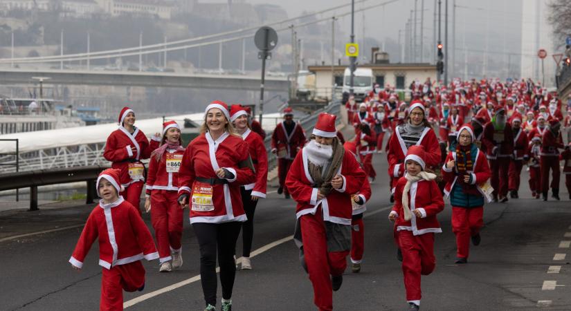 Budapest pirosba borul: csúcsot dönt a jubileumi Mikulásfutás