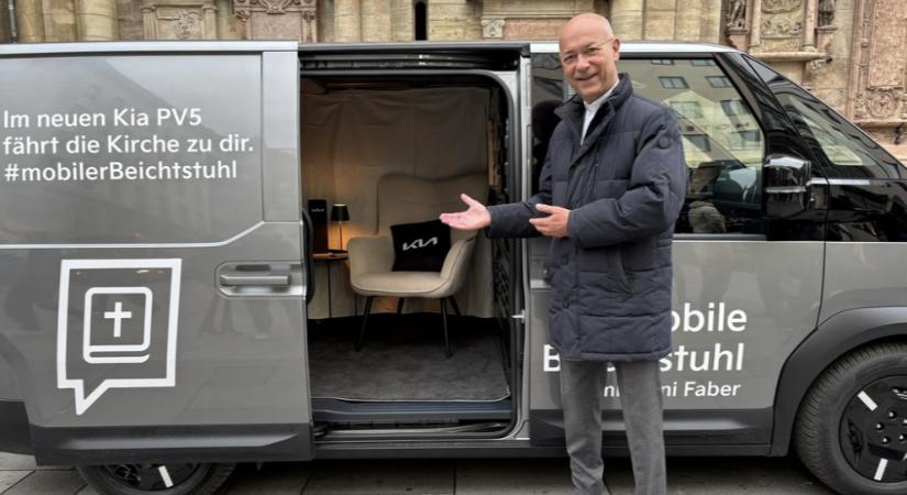 Mozgó gyóntatószék járja Bécs utcáit