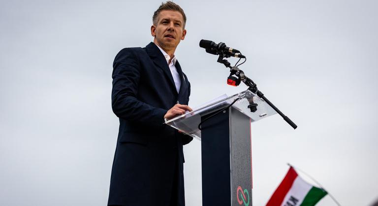 Éles kritikát kapott Magyar Péter egy gyermekvédelmi aktivistától, a pártvezető kommentben vágott vissza