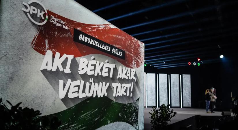 Háborúellenes Gyűlés: Orbán Viktor megosztotta az első képeket Kecskemétről