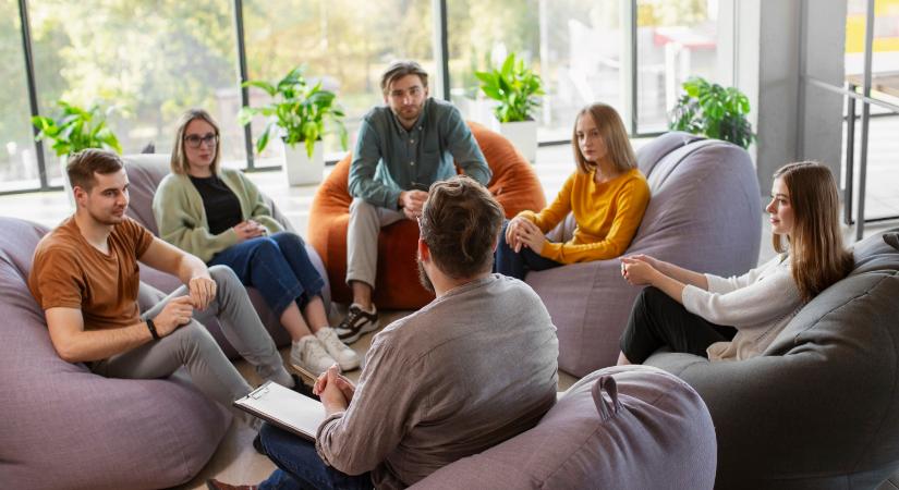 100 millió forintos támogatás humán fejlesztésekre Lábatlanon és Süttőn