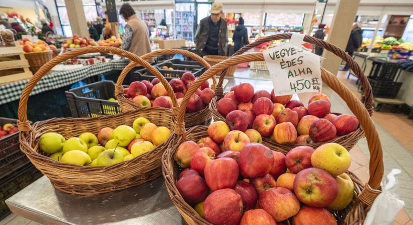 Ünnepi finomságokra csaptunk le – így változott az alma és a mogyoró ára a piacon