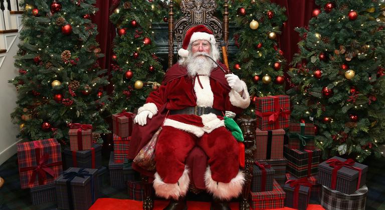 Nem mindig volt piros: meglepő történet áll a Mikulás ruhájának színe mögött