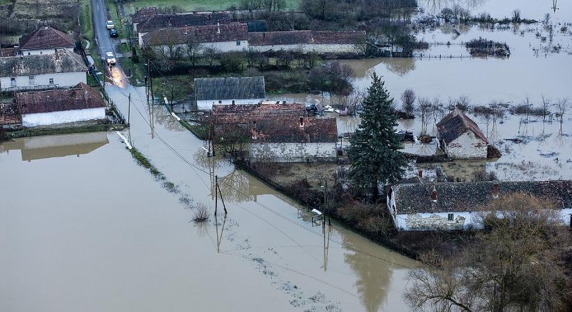 Újra támad az Ipoly: két határút is eltűnt a víz alatt Nógrádban