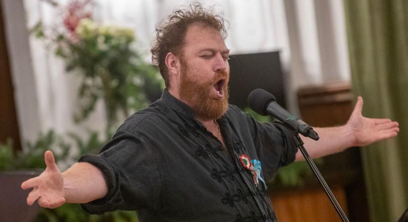 Fehérvárra jönni jó, vallja az operaénekes