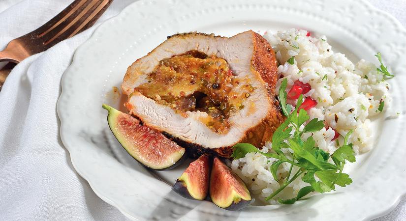 Fenséges fogás az ünnepi asztalra: fügés, mustáros pulykatekercs