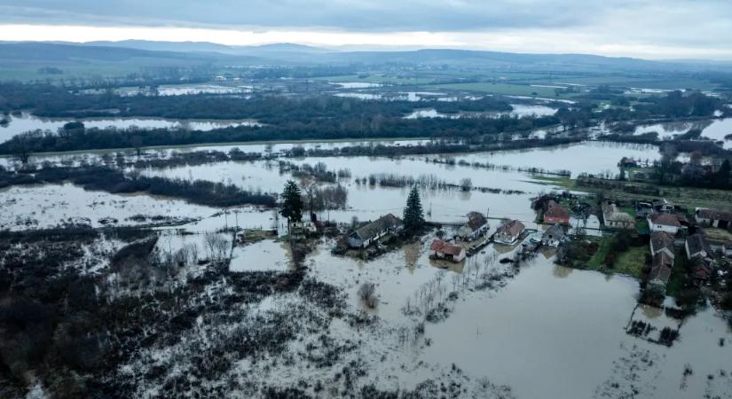 Utakat kellett lezárni Nógrádban áradás miatt