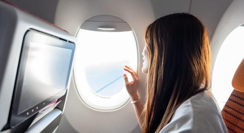 Felháborító módon bántak egy anyával és 9 hónapos kislányával a repülőn