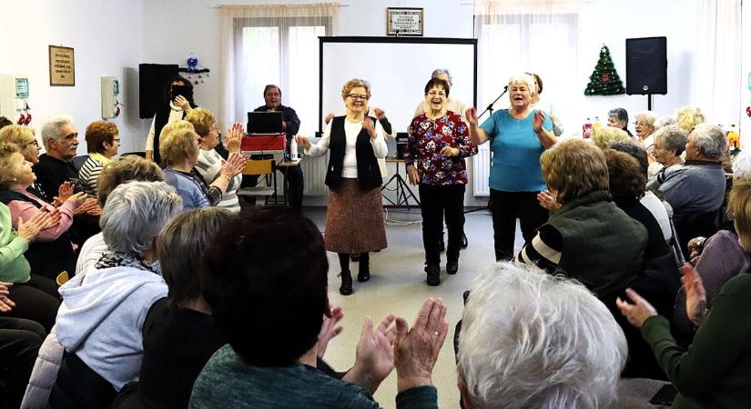 Aktív nyugdíjasok: ők aztán nem unatkoznak a hosszú téli estéken sem (galéria)
