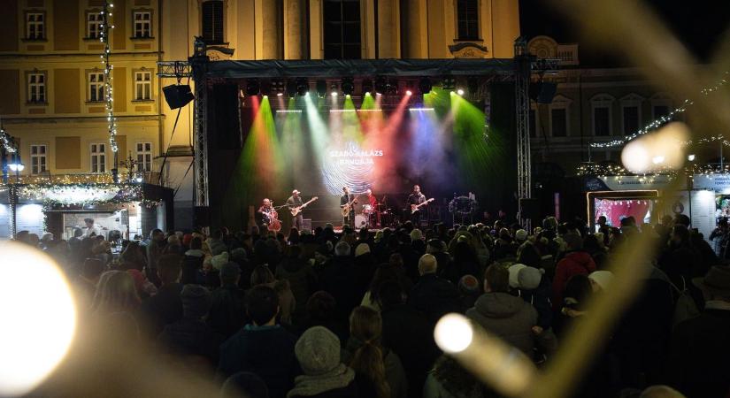 Nem hétköznapi módon bájolta el a közönséget Szabó Balázs Bandája Egerben  fotók, videó