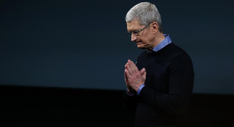 Fonnyad az alma, menekülnek a vezetők az Apple fedélzetéről