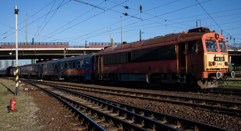 Durva: a kalauznőre támadt egy utas a vonaton a Dunántúlon
