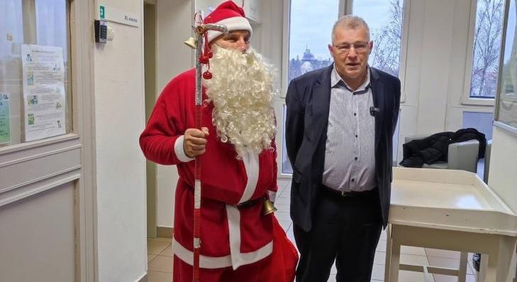Igazi Mikulás-járás volt a Hatvani Kórházban 