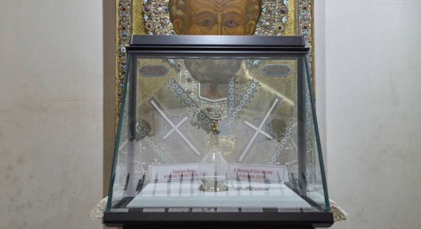 Rejtélyes dolog szivárog Szent Miklós csontjaiból: több csodát is tulajdonítanak neki