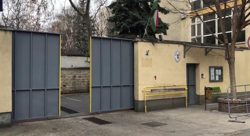 Négy hónapig marad bűnügyi felügyeletben a Szőlő utcai javítóintézet nevelője, aki bizonyítékokat akart eltüntetni