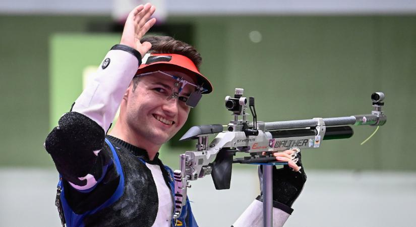 Világkupa-bronzérmet szerzett Péni István