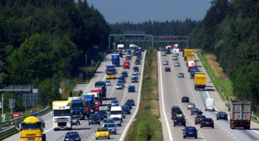 Fontos hírt kapnak hétfőn az autósok