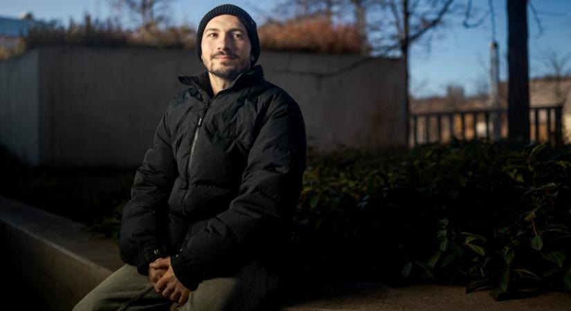 Bongor: Azt nem írtam bele a dalba, hogy kijöttek apám kollegái, és elvitték az összes fegyvert a házból