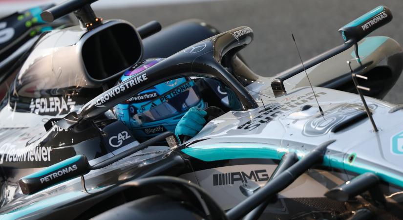 Russell hajszállal Norris előtt, Hamilton összetörte a Ferrarit